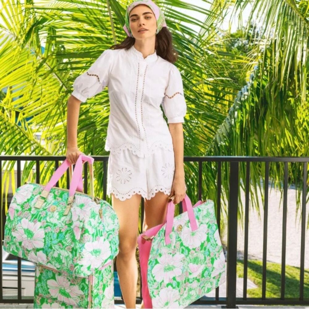 Lilly Pulitzer Weekender Bag Putting Green Poppyland Large Duffle Bag GWP NWT - Picture 2 of 7